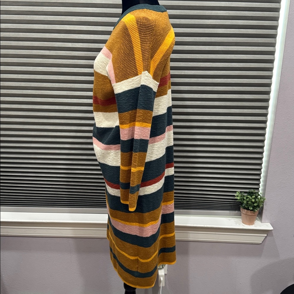 Madewell Drop-Shoulder Sweater Midi
Dress in Stripe - Picture 7 of 8